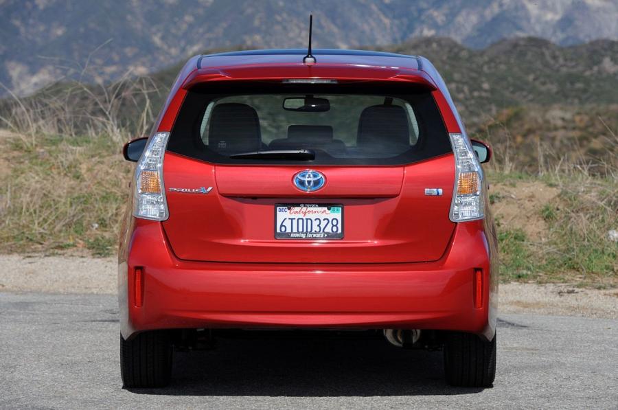  Toyota Prius V 2011 года  (фото 107 из 208)